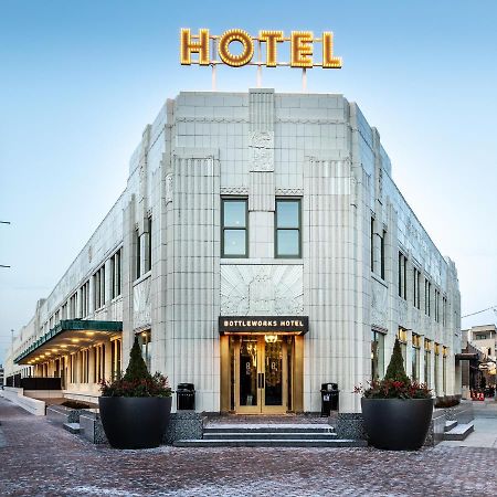 Bottleworks Hotel Indianapolis Bagian luar foto