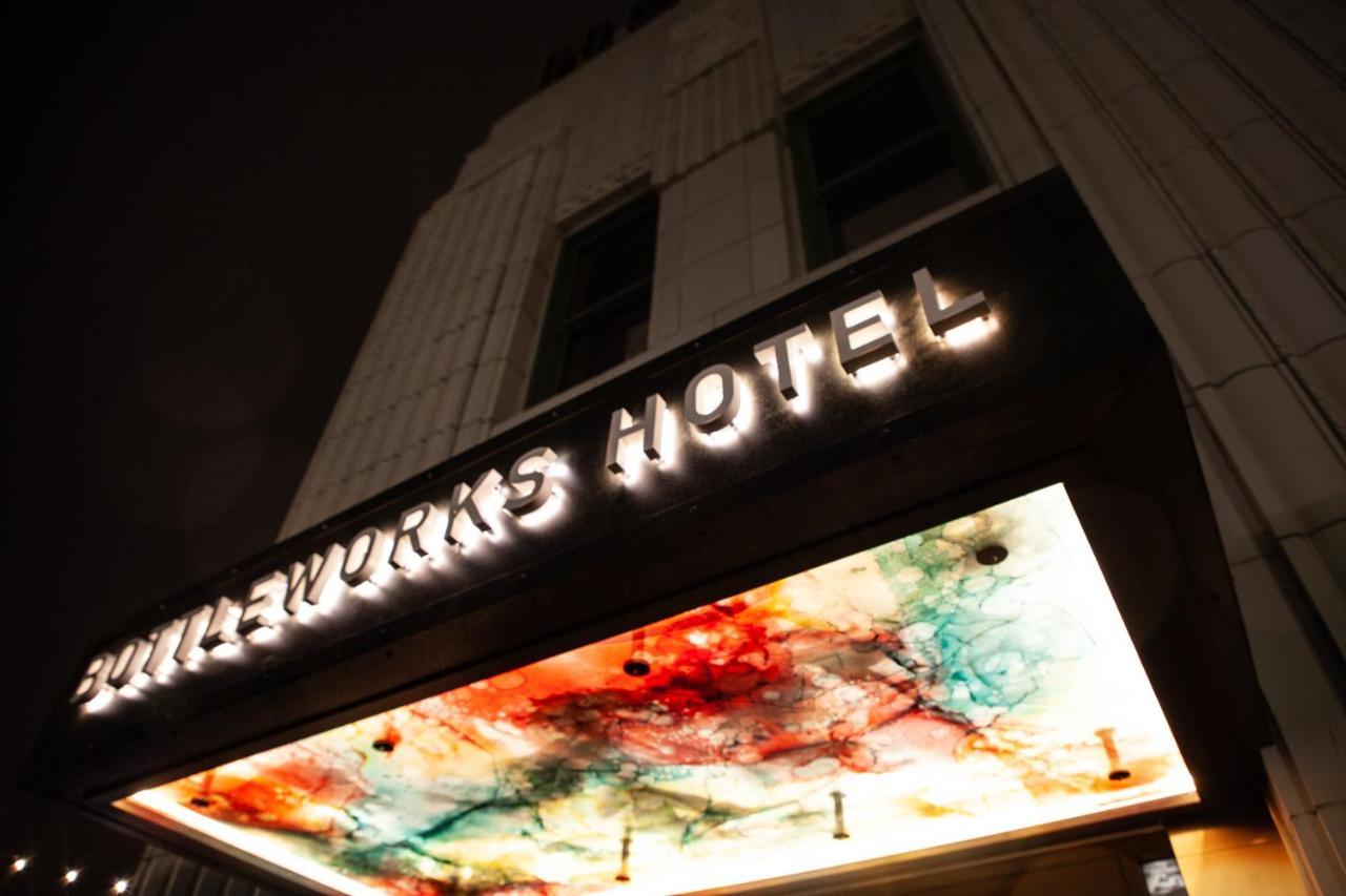 Bottleworks Hotel Indianapolis Bagian luar foto