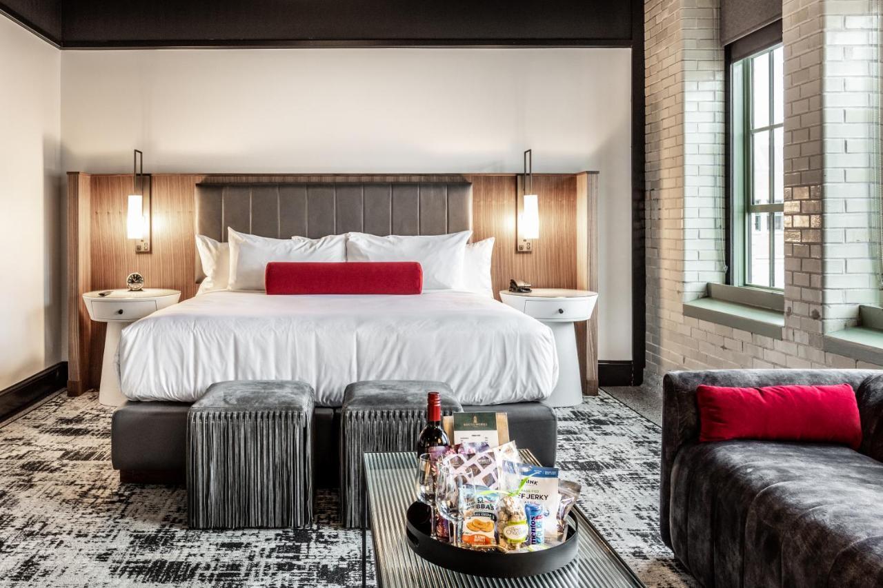 Bottleworks Hotel Indianapolis Bagian luar foto