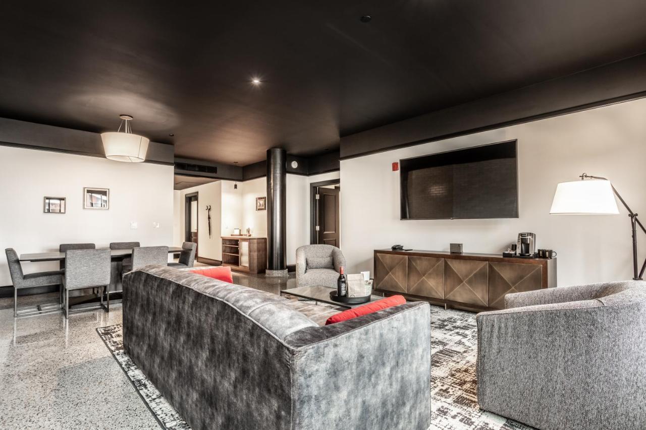 Bottleworks Hotel Indianapolis Bagian luar foto