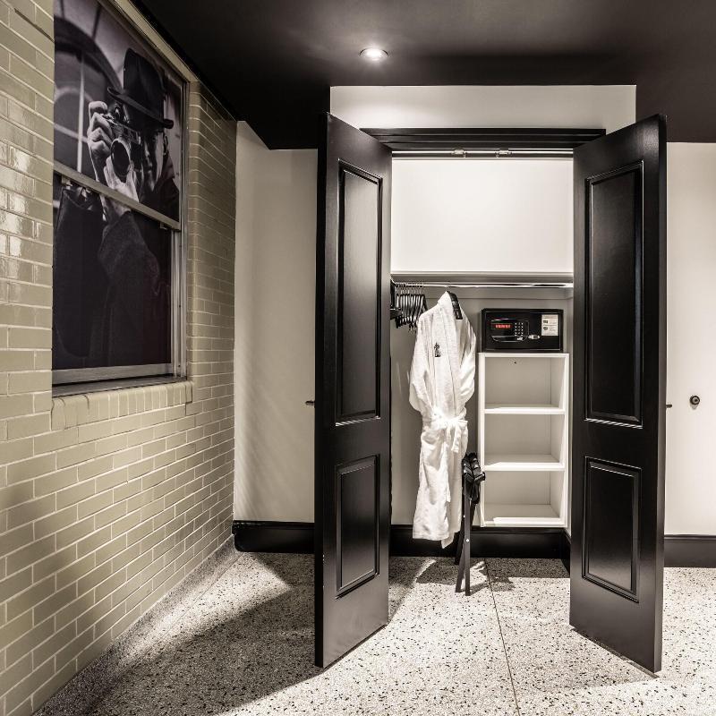 Bottleworks Hotel Indianapolis Bagian luar foto