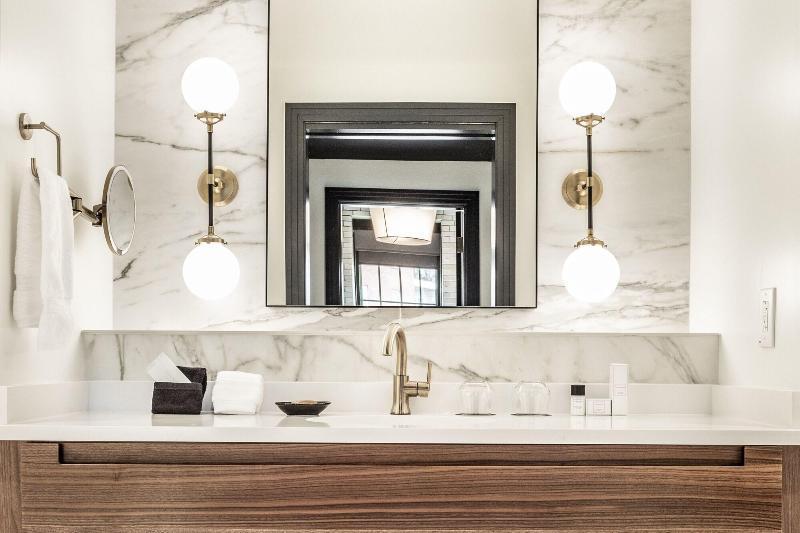 Bottleworks Hotel Indianapolis Bagian luar foto