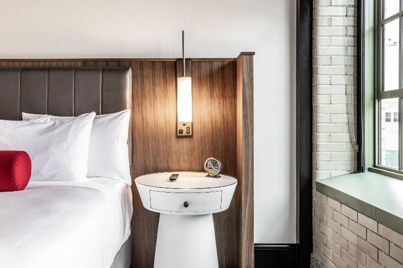 Bottleworks Hotel Indianapolis Bagian luar foto